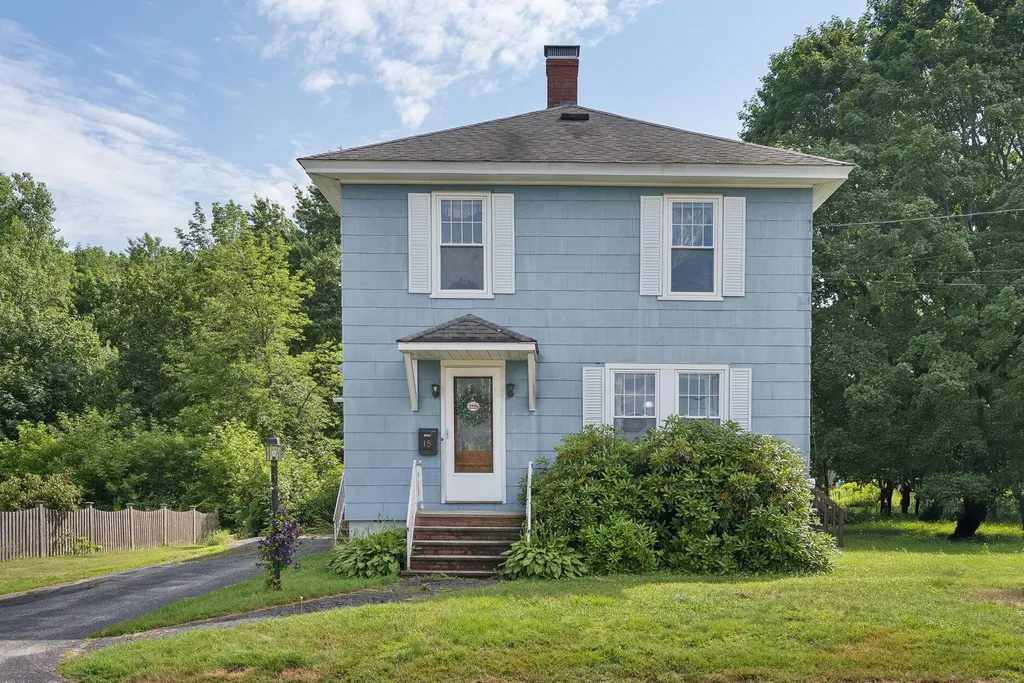 15 Huston Avenue Auburn ME 04210
