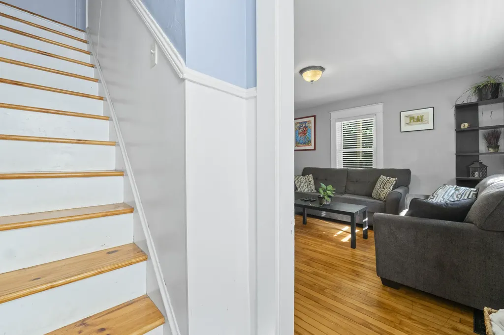 68 Newbury Street Auburn ME 04210