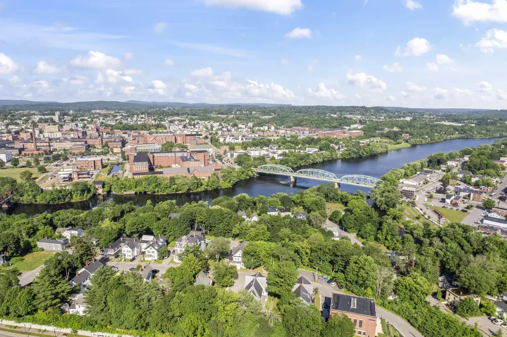 68 Newbury Street Auburn ME 04210