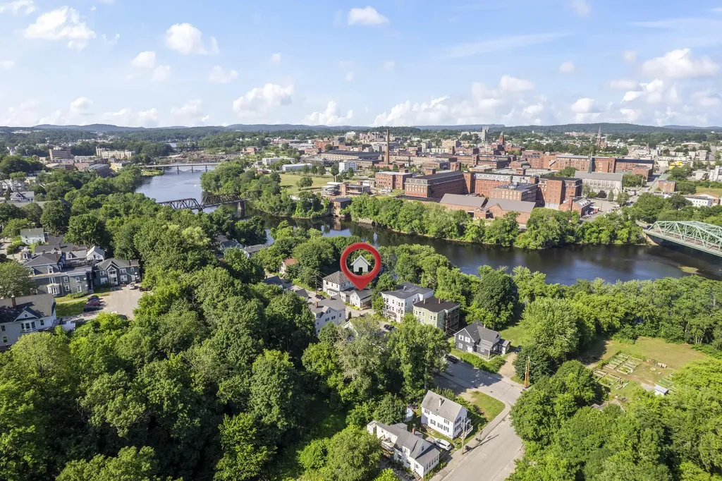 68 Newbury Street Auburn ME 04210
