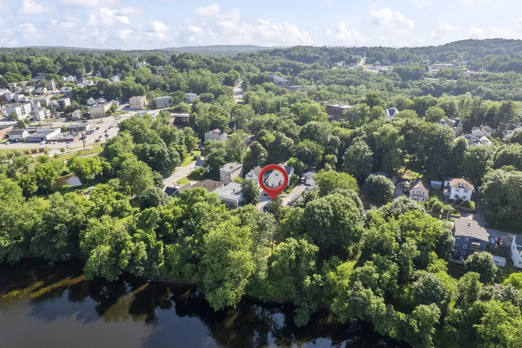 68 Newbury Street Auburn ME 04210