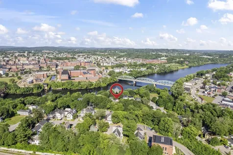 68 Newbury Street Auburn ME 04210