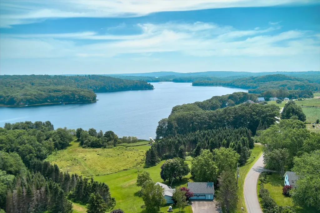 883 N Pond Road Warren ME 04864