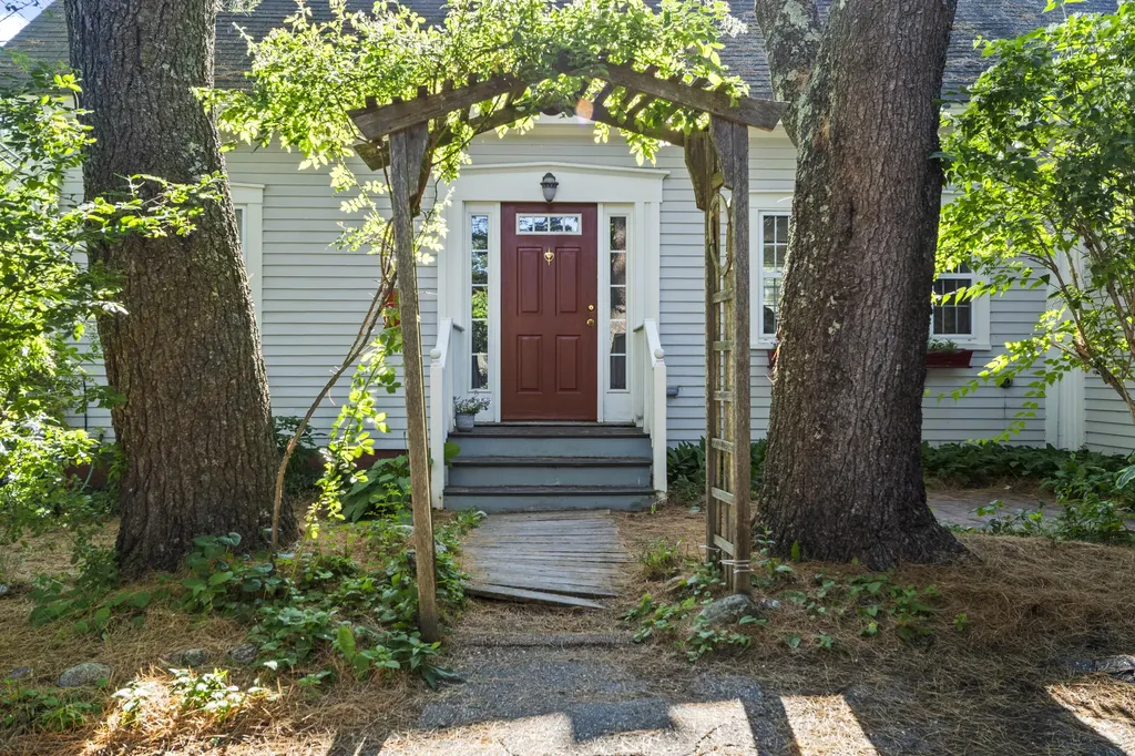 81 Richardson Street Bath ME 04530