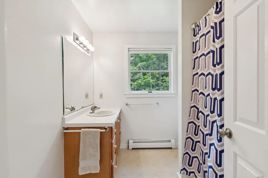 27 Libby Lane Brunswick ME 04011