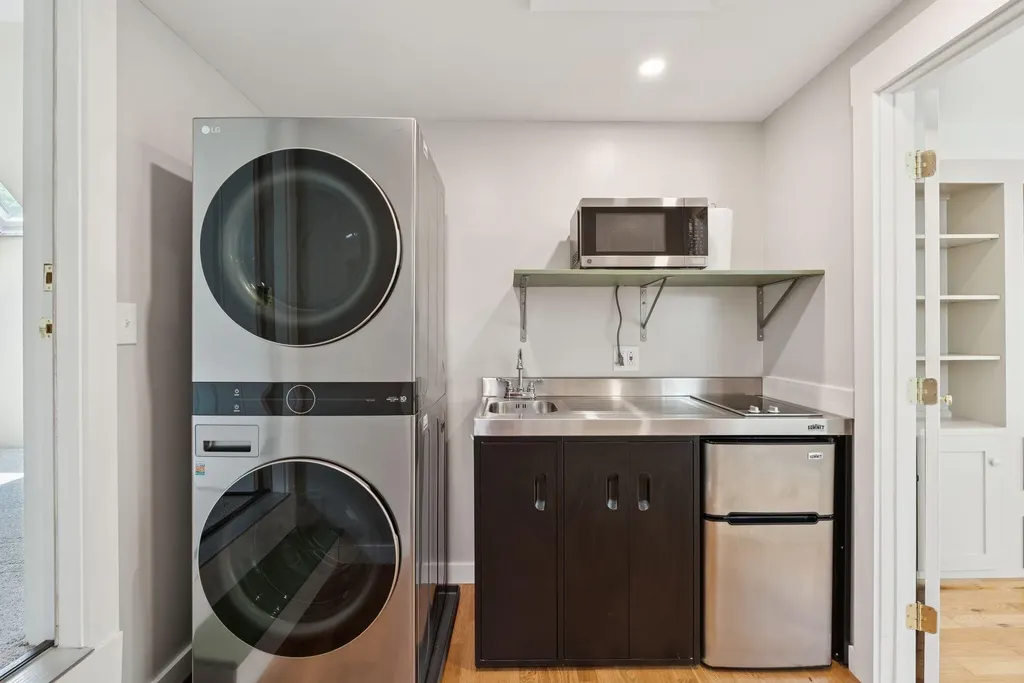 27 Libby Lane Brunswick ME 04011