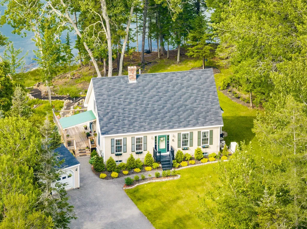 111 Ledge Road South Thomaston ME 04858