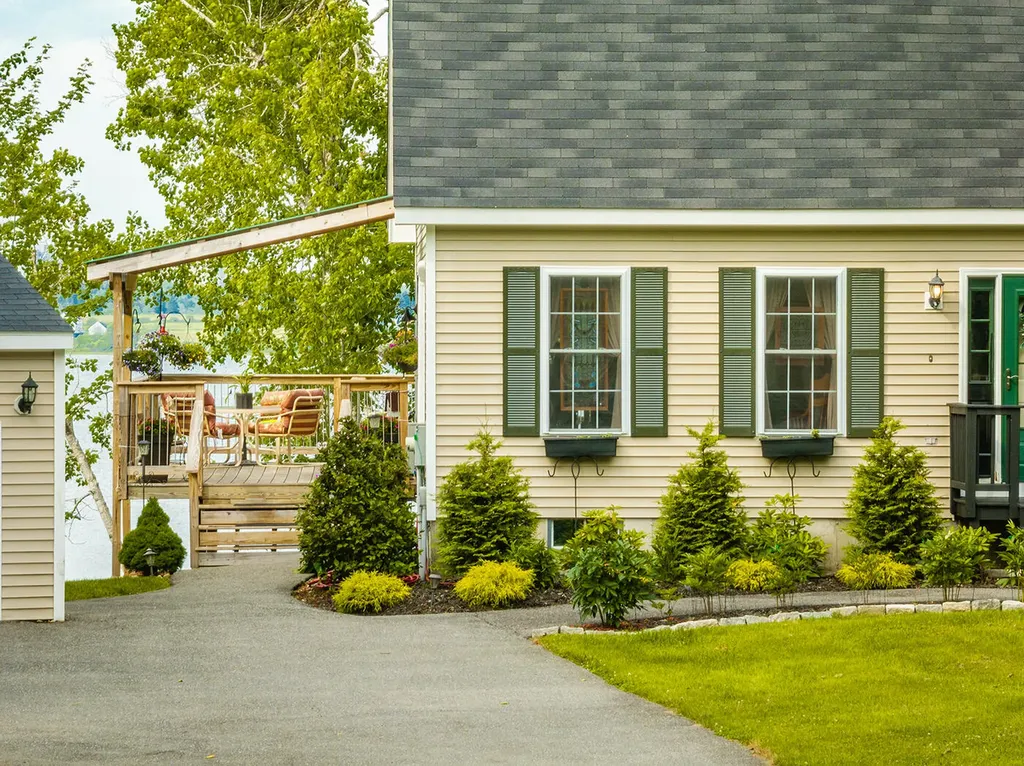 111 Ledge Road South Thomaston ME 04858