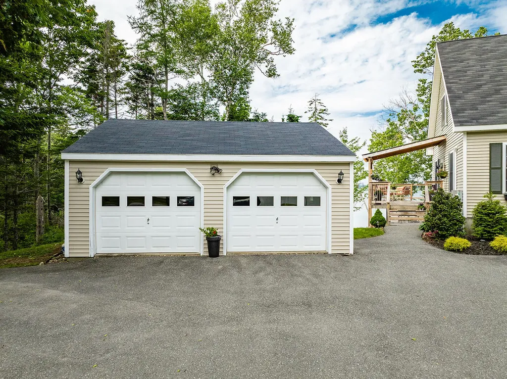 111 Ledge Road South Thomaston ME 04858