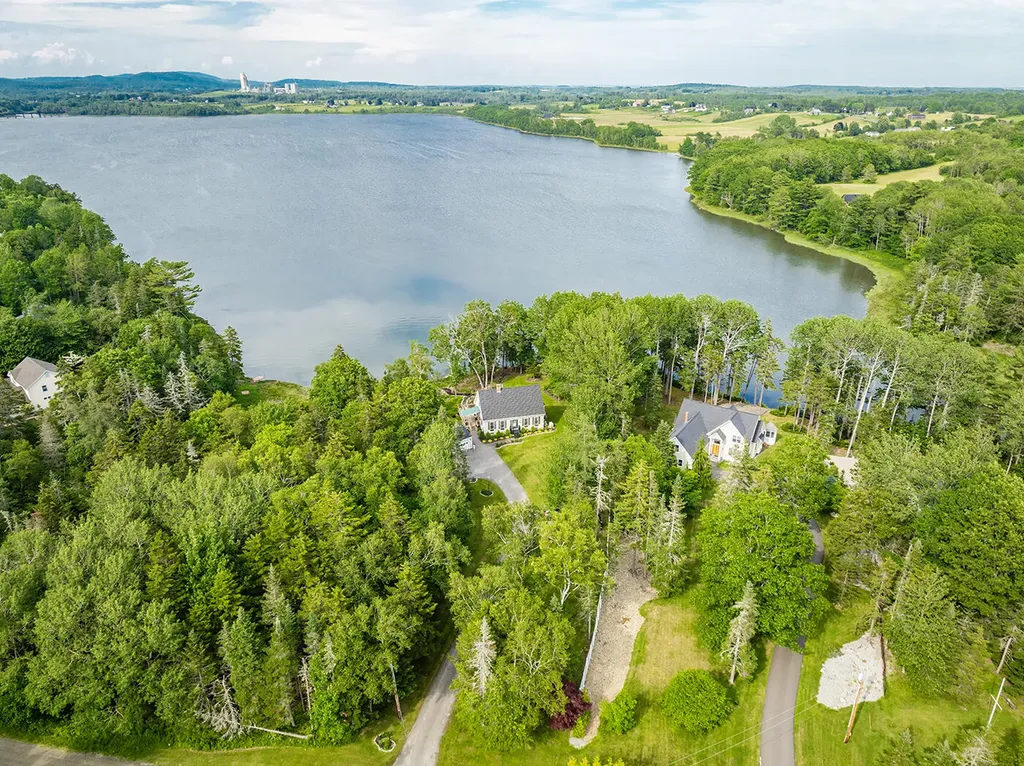 111 Ledge Road South Thomaston ME 04858