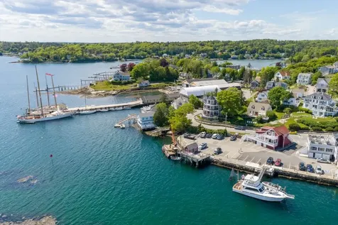 101 Commercial Street Boothbay Harbor ME 04538