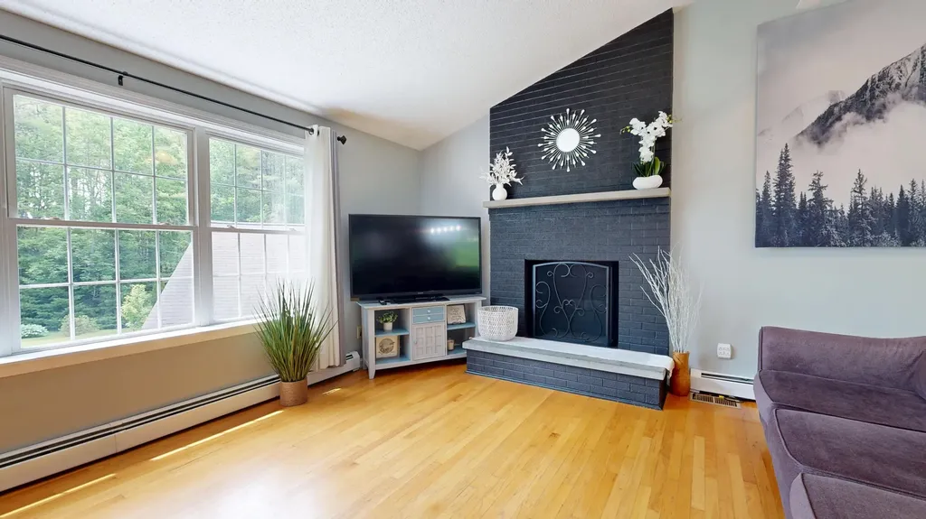15 Howe Lane Sabattus ME 04280