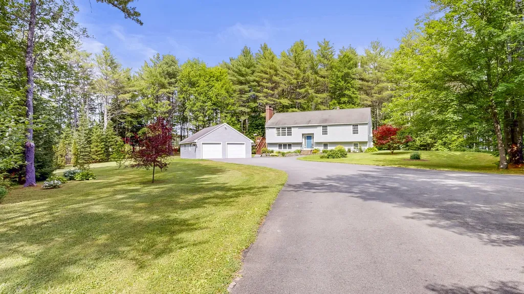 15 Howe Lane Sabattus ME 04280