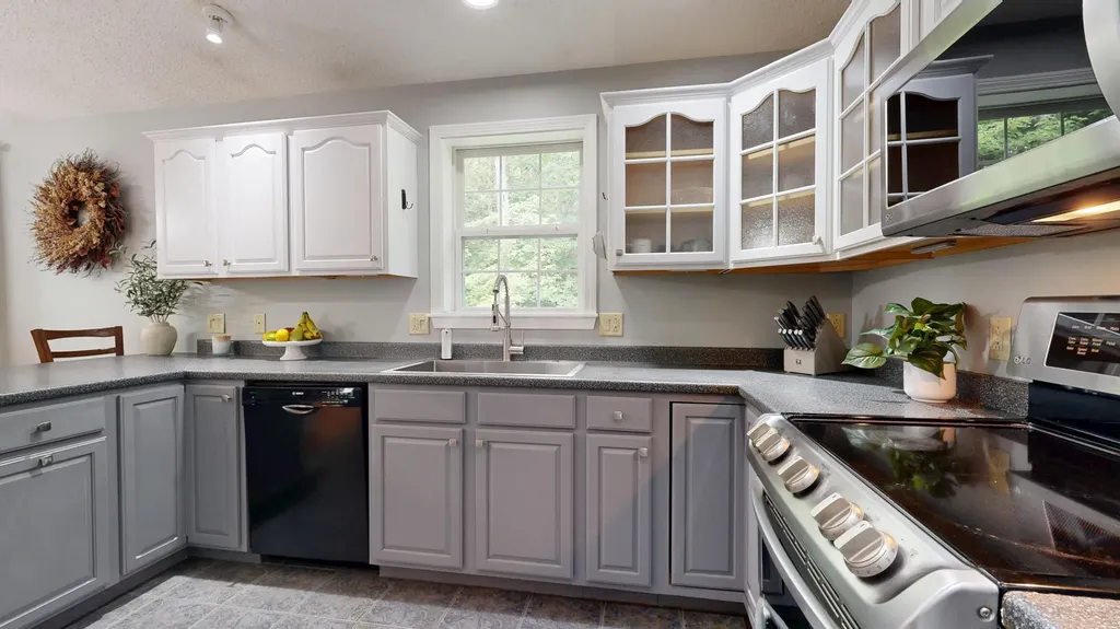 15 Howe Lane Sabattus ME 04280