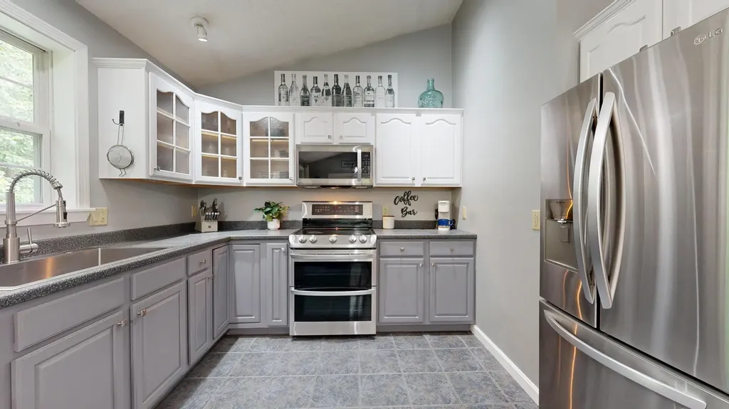 15 Howe Lane Sabattus ME 04280