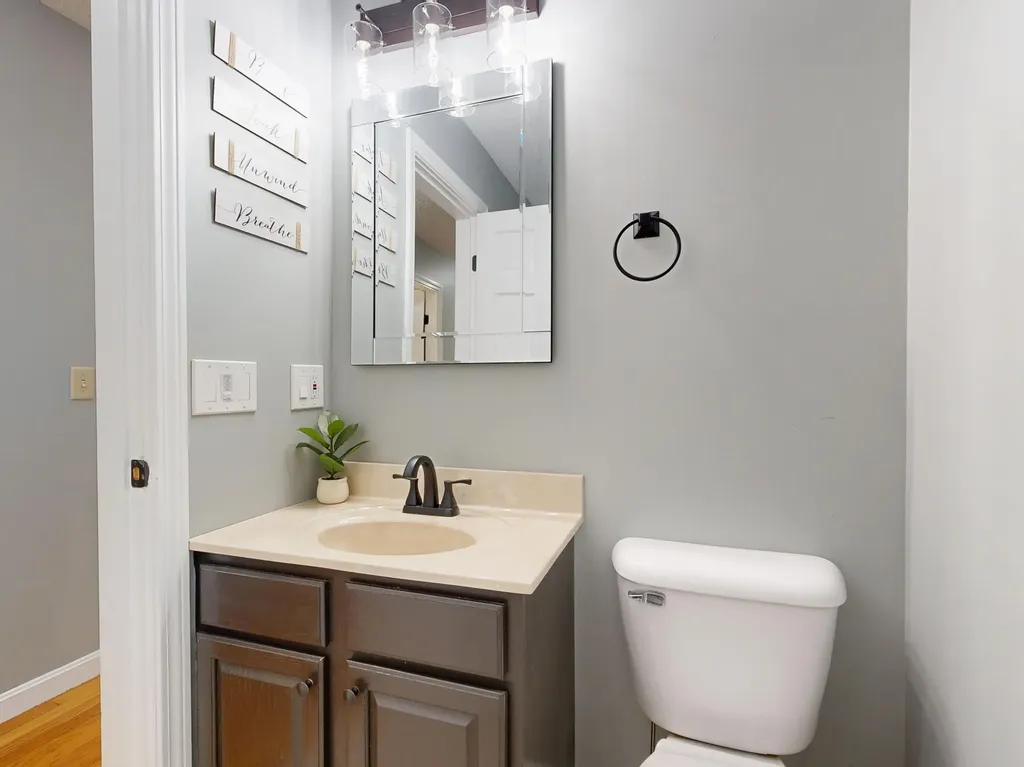 15 Howe Lane Sabattus ME 04280
