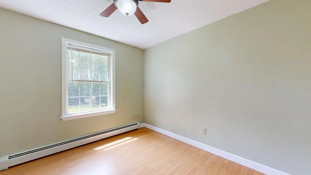 15 Howe Lane Sabattus ME 04280