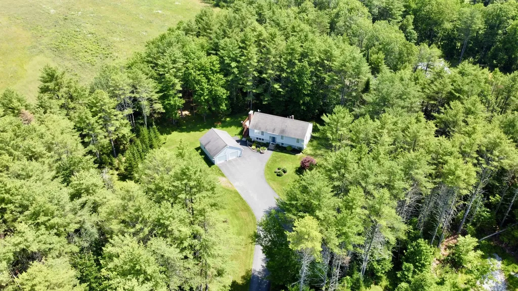 15 Howe Lane Sabattus ME 04280