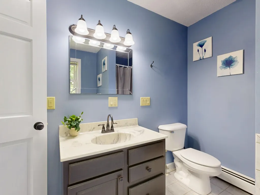 15 Howe Lane Sabattus ME 04280