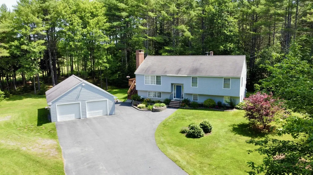 15 Howe Lane Sabattus ME 04280