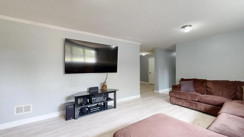15 Howe Lane Sabattus ME 04280