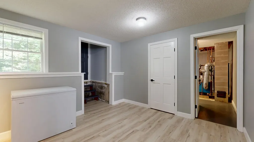 15 Howe Lane Sabattus ME 04280