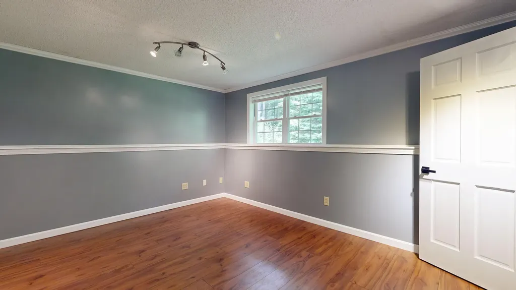 15 Howe Lane Sabattus ME 04280