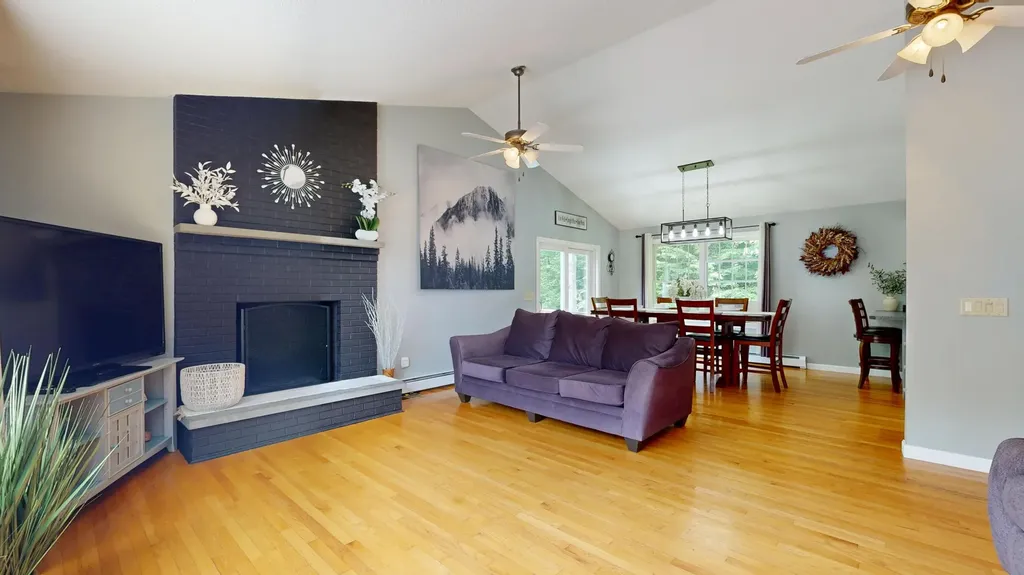 15 Howe Lane Sabattus ME 04280