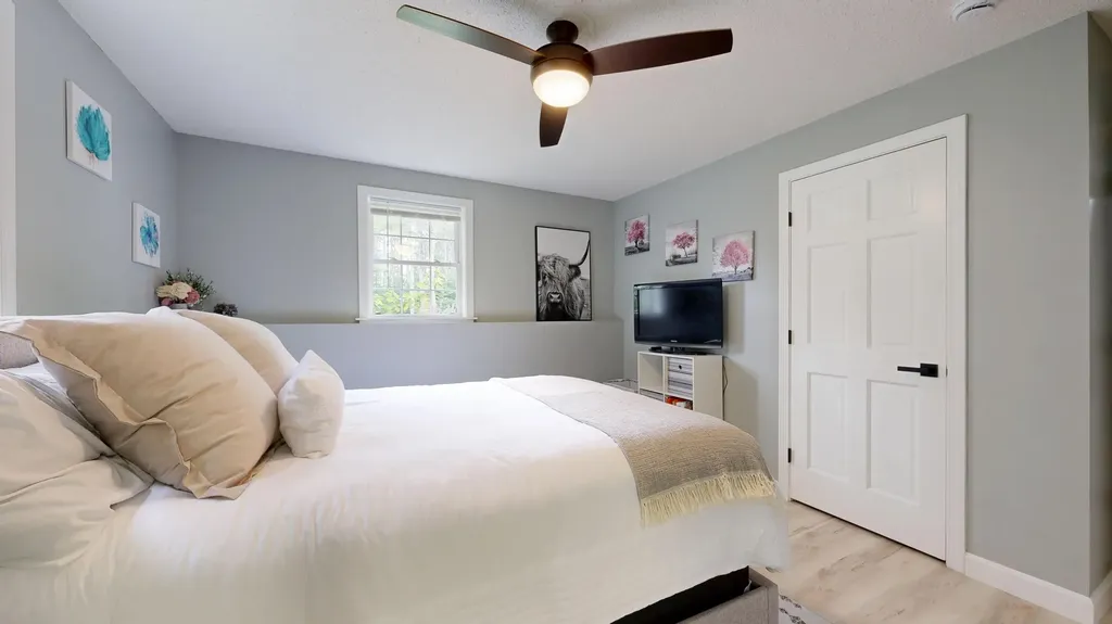 15 Howe Lane Sabattus ME 04280