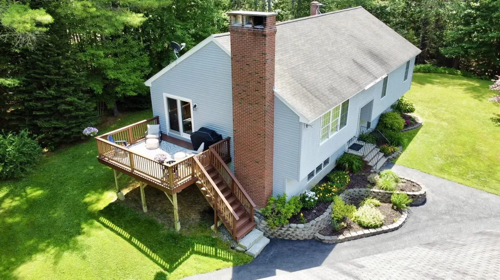 15 Howe Lane Sabattus ME 04280