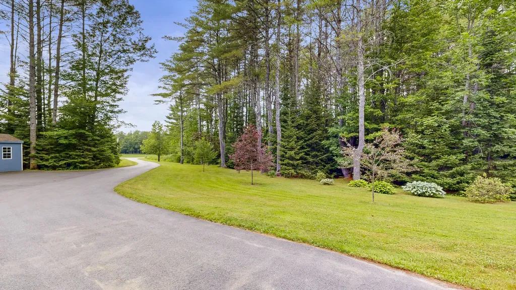 15 Howe Lane Sabattus ME 04280