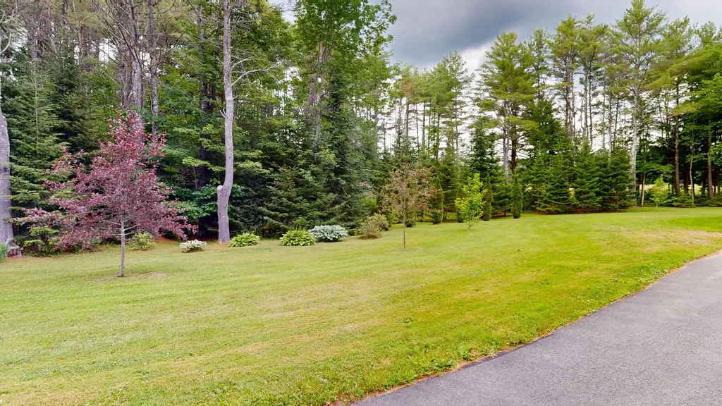 15 Howe Lane Sabattus ME 04280