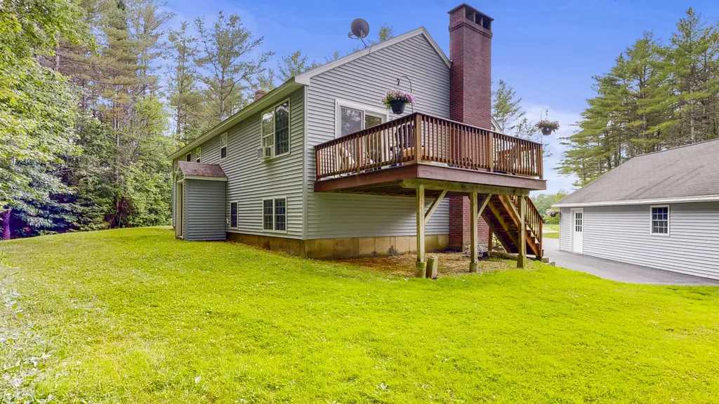 15 Howe Lane Sabattus ME 04280