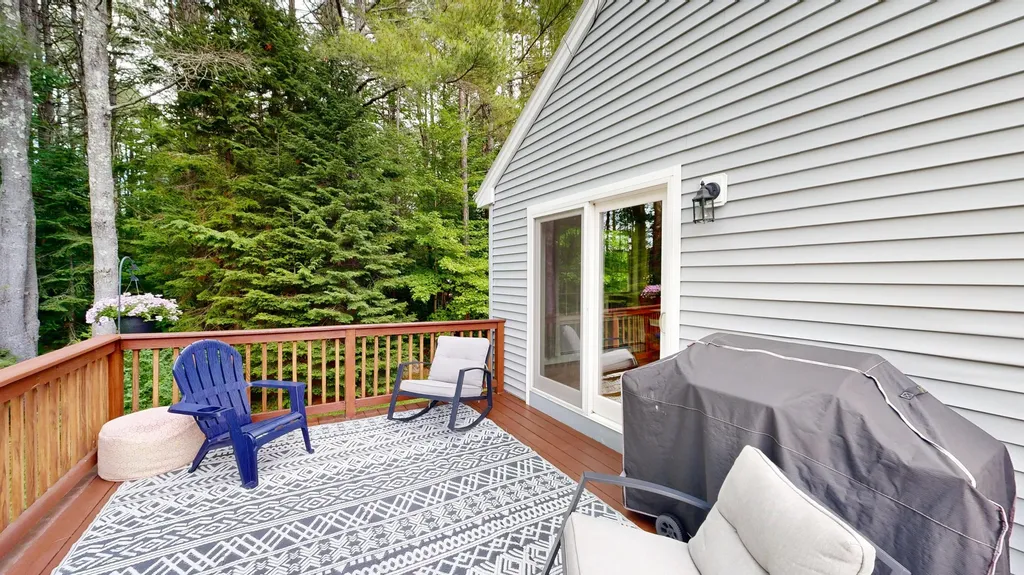 15 Howe Lane Sabattus ME 04280