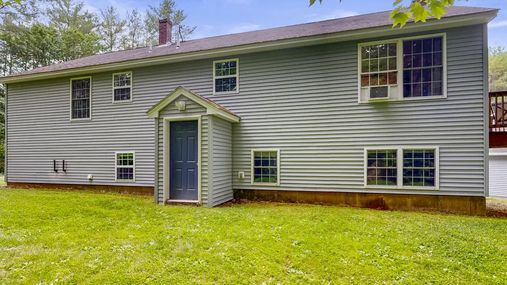 15 Howe Lane Sabattus ME 04280