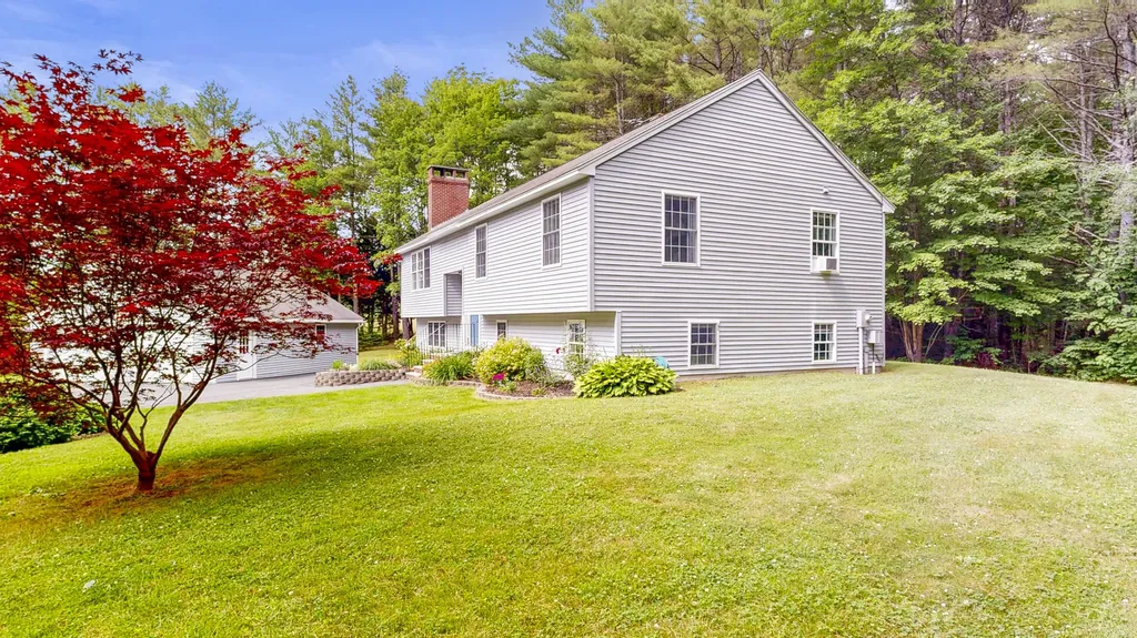 15 Howe Lane Sabattus ME 04280