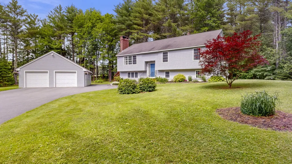 15 Howe Lane Sabattus ME 04280