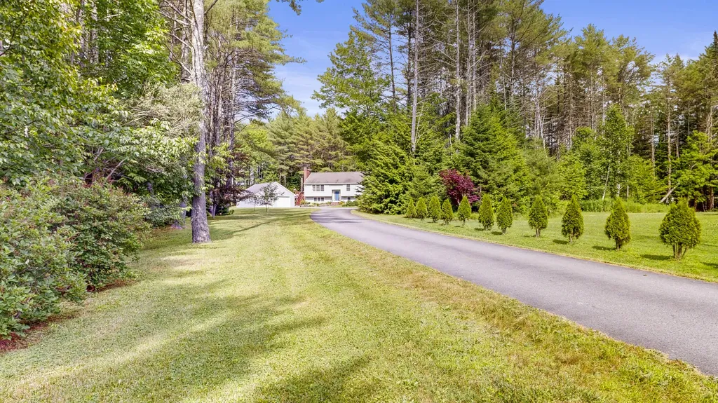 15 Howe Lane Sabattus ME 04280