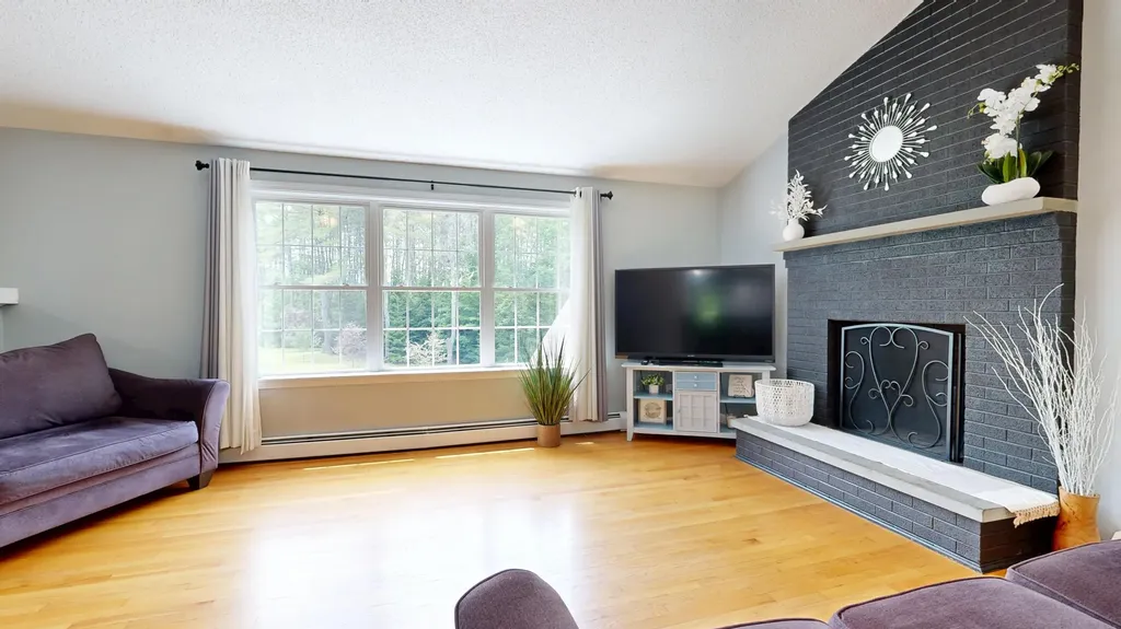 15 Howe Lane Sabattus ME 04280