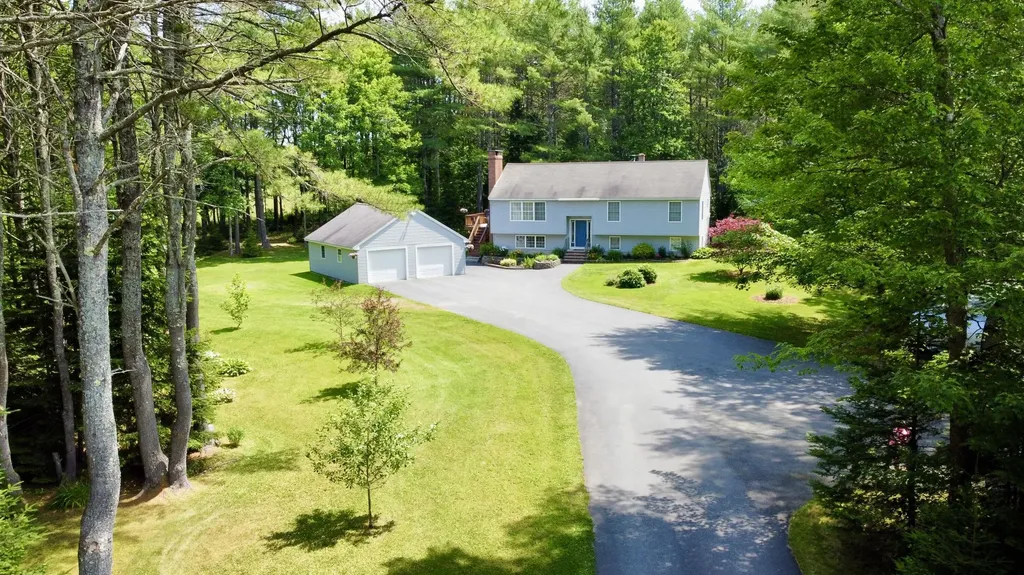 15 Howe Lane Sabattus ME 04280