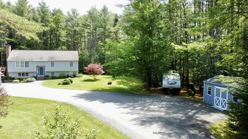 15 Howe Lane Sabattus ME 04280