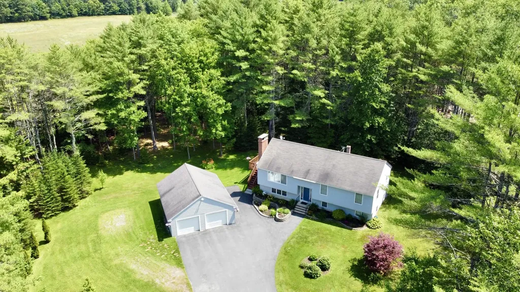 15 Howe Lane Sabattus ME 04280