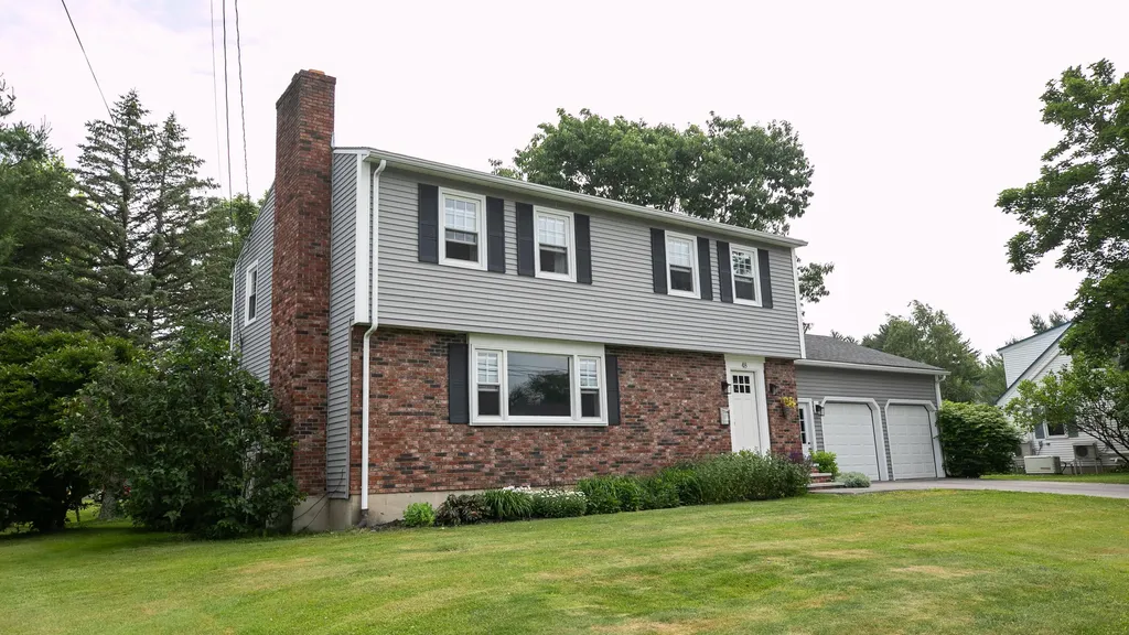 48 Clover Lane Brewer ME 04412