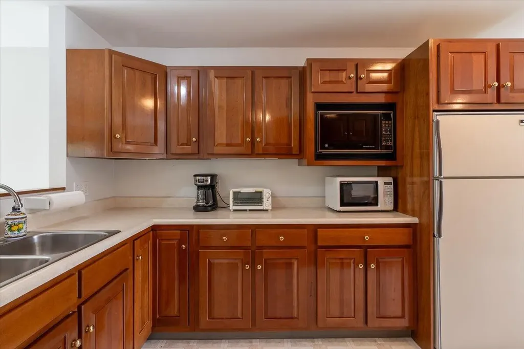 25 Schooner Drive Rockland ME 04841