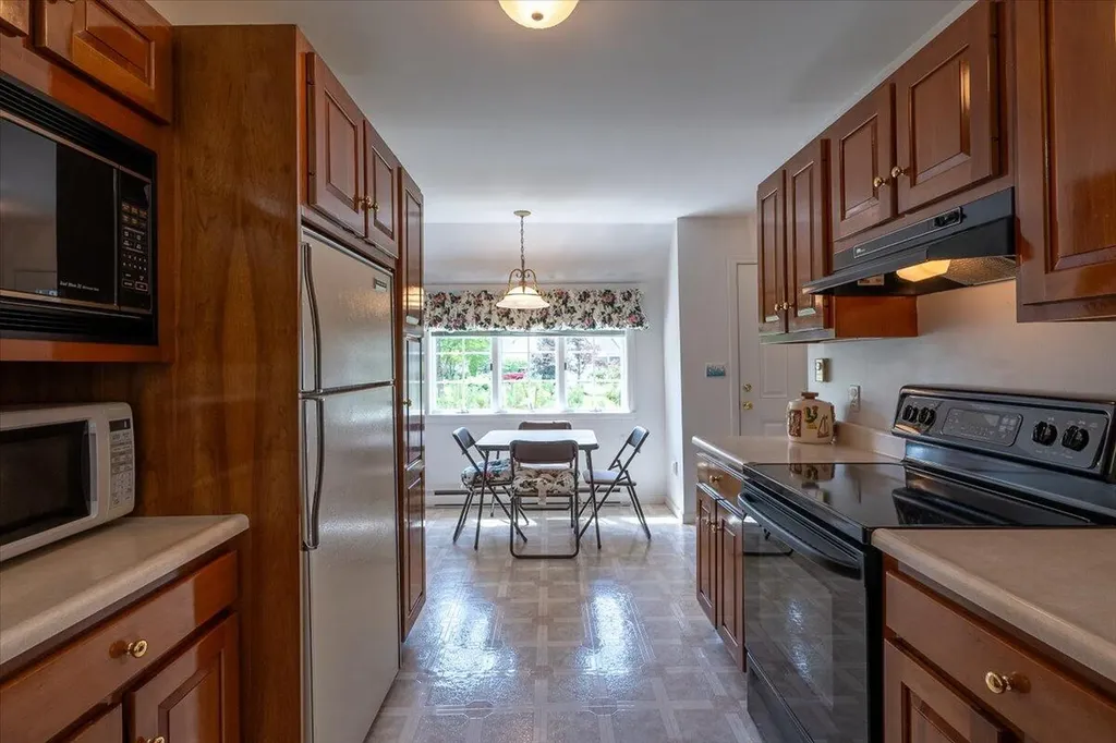 25 Schooner Drive Rockland ME 04841