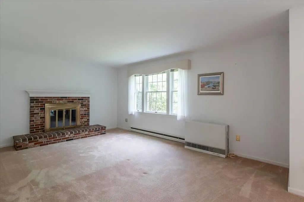 25 Schooner Drive Rockland ME 04841