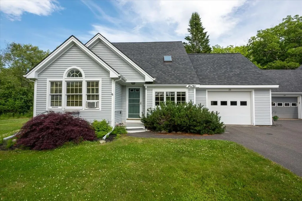 25 Schooner Drive Rockland ME 04841