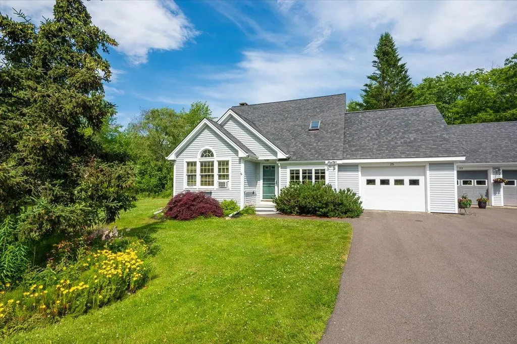 25 Schooner Drive Rockland ME 04841