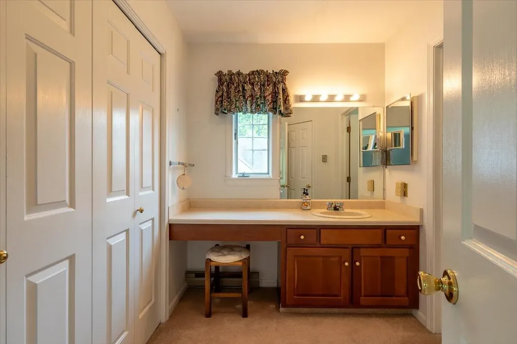 25 Schooner Drive Rockland ME 04841