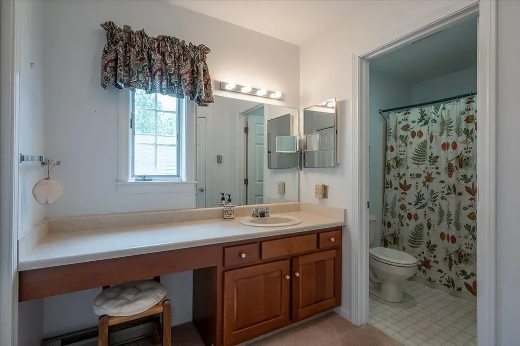 25 Schooner Drive Rockland ME 04841